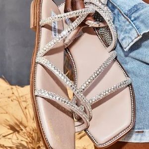 Steve Madden Starie Rhinestone Sandals Size 5 (Fit Large)